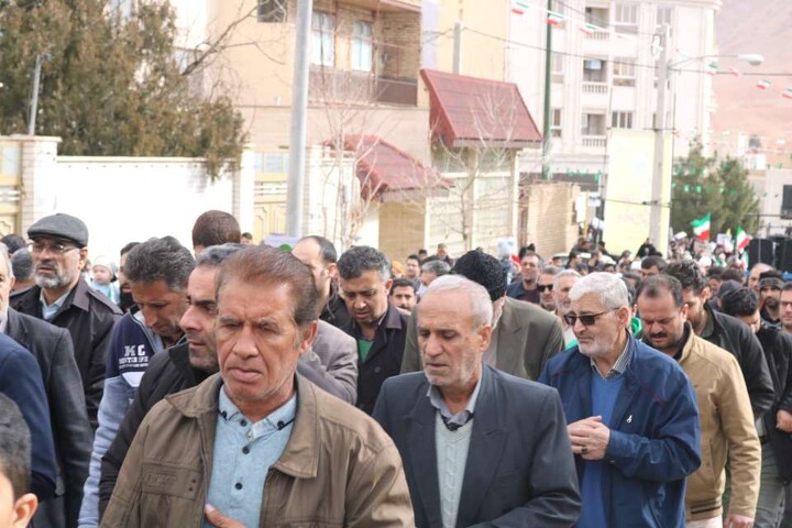 تصاویر/ خروش مردم انقلابی در راهپیمایی یوم الله 22 بهمن ماه در مهدی‌شهر