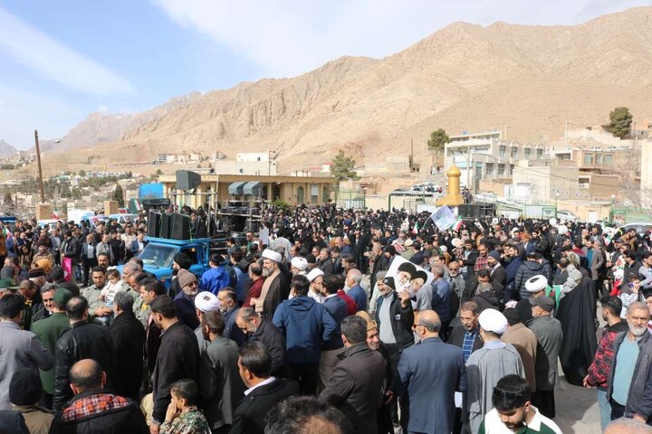 تصاویر/ خروش مردم انقلابی در راهپیمایی یوم الله 22 بهمن ماه در مهدی‌شهر