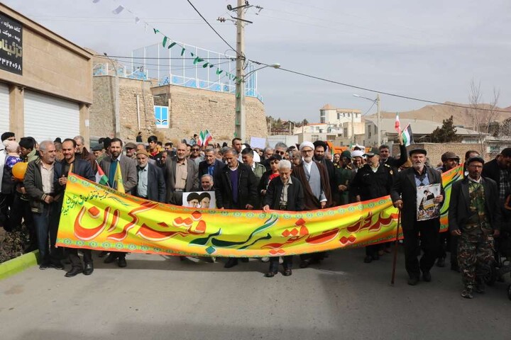 تصاویر/ خروش مردم انقلابی در راهپیمایی یوم الله 22 بهمن ماه در مهدی‌شهر