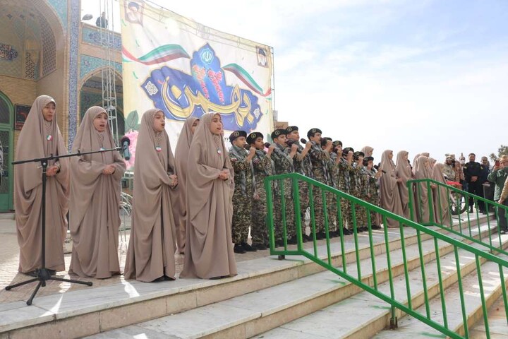تصاویر/ خروش مردم انقلابی در راهپیمایی یوم الله 22 بهمن ماه در مهدی‌شهر