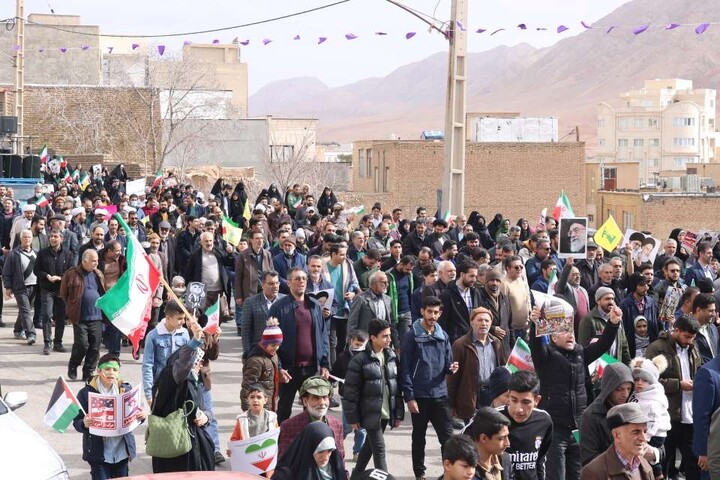 تصاویر/ خروش مردم انقلابی در راهپیمایی یوم الله 22 بهمن ماه در مهدی‌شهر