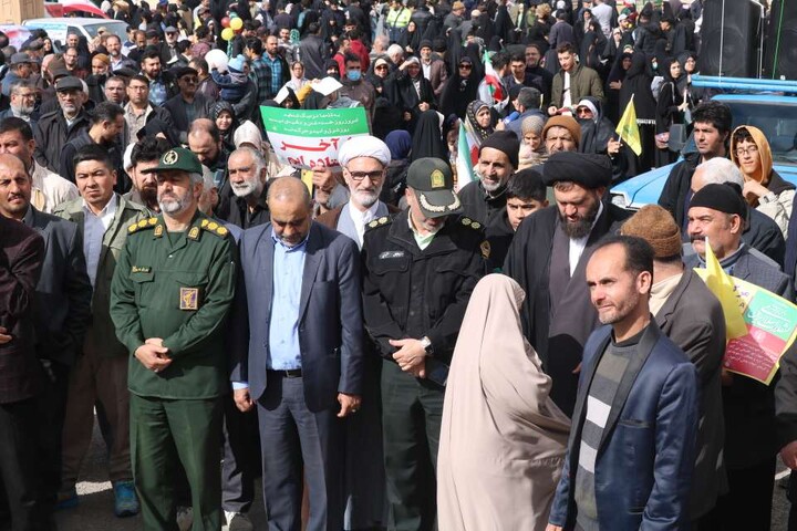 تصاویر/ خروش مردم انقلابی در راهپیمایی یوم الله 22 بهمن ماه در مهدی‌شهر