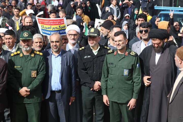 تصاویر/ خروش مردم انقلابی در راهپیمایی یوم الله 22 بهمن ماه در مهدی‌شهر