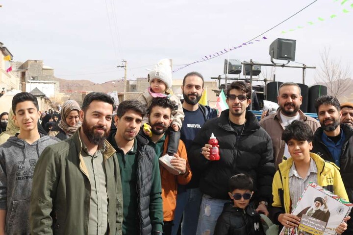 تصاویر/ خروش مردم انقلابی در راهپیمایی یوم الله 22 بهمن ماه در مهدی‌شهر