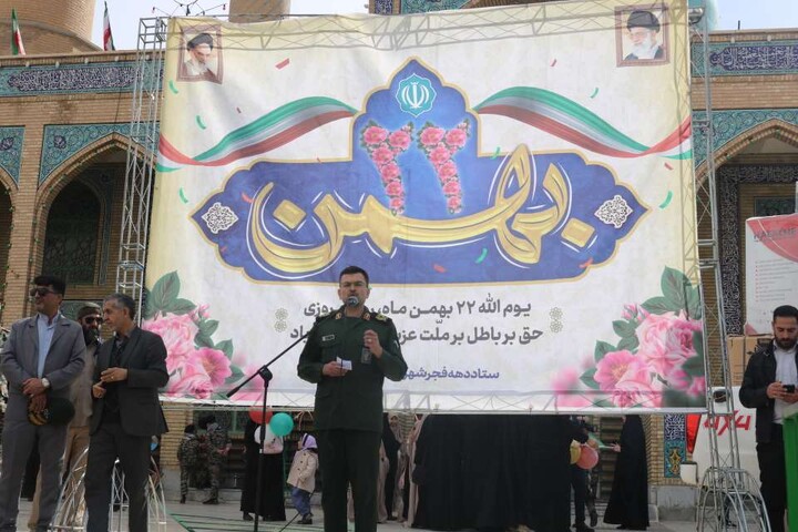 تصاویر/ خروش مردم انقلابی در راهپیمایی یوم الله 22 بهمن ماه در مهدی‌شهر