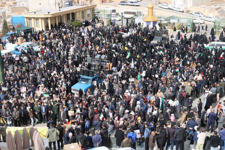تصاویر/ خروش مردم انقلابی در راهپیمایی یوم الله 22 بهمن ماه در مهدی‌شهر