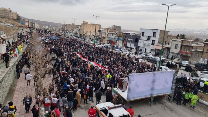 تصاویر/ حضور پرشور مردم دماوند در راهپیمایی ۲۲ بهمن