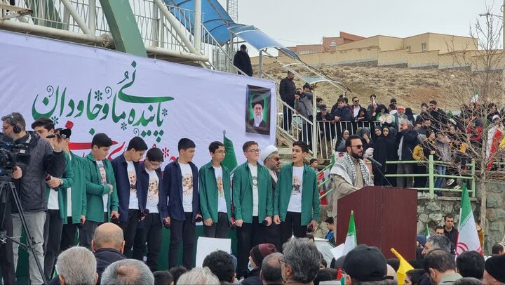 تصاویر/ حضور پرشور مردم دماوند در راهپیمایی ۲۲ بهمن