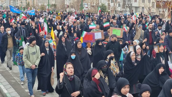 تصاویر/ حضور پرشور مردم دماوند در راهپیمایی ۲۲ بهمن