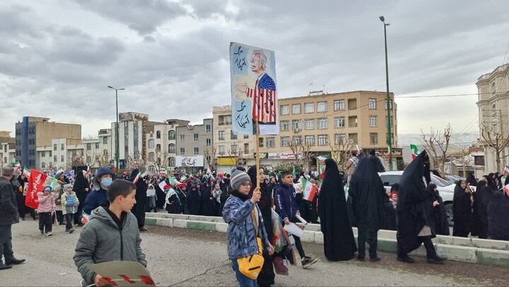 تصاویر/ حضور پرشور مردم دماوند در راهپیمایی ۲۲ بهمن