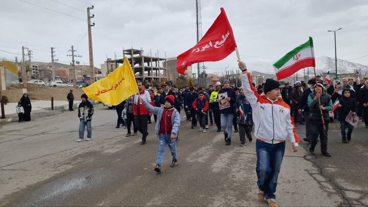 تصاویر/ حضور پرشور مردم دماوند در راهپیمایی ۲۲ بهمن