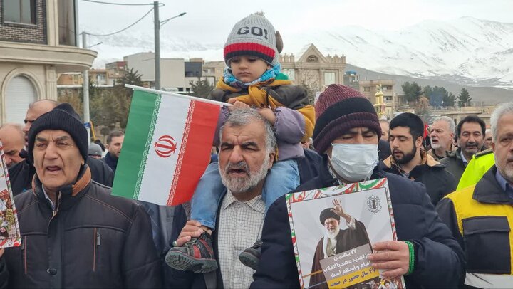 تصاویر/ حضور پرشور مردم دماوند در راهپیمایی ۲۲ بهمن