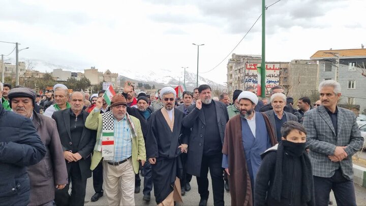 تصاویر/ حضور پرشور مردم دماوند در راهپیمایی ۲۲ بهمن