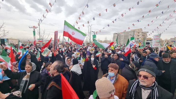 تصاویر/ حضور پرشور مردم دماوند در راهپیمایی ۲۲ بهمن