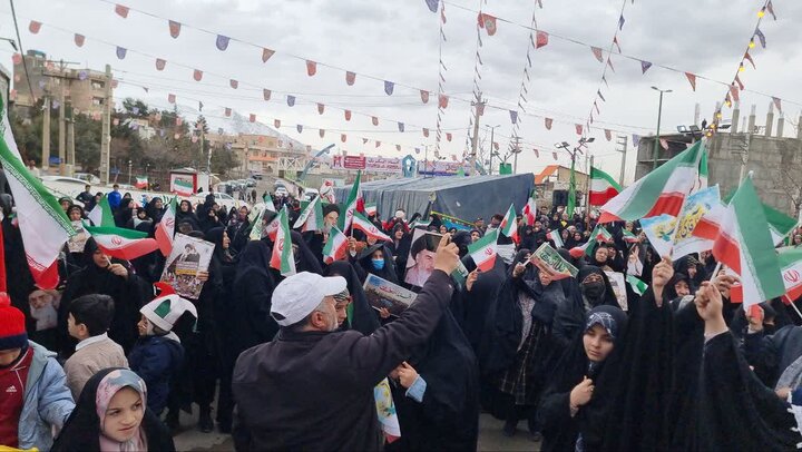 تصاویر/ حضور پرشور مردم دماوند در راهپیمایی ۲۲ بهمن