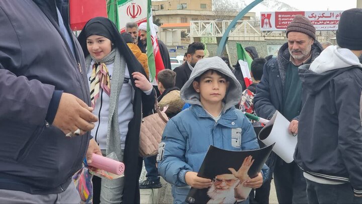 تصاویر/ حضور پرشور مردم دماوند در راهپیمایی ۲۲ بهمن