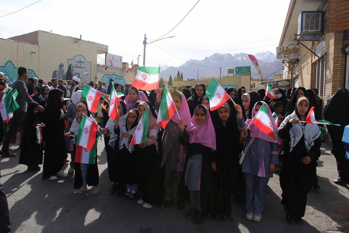 تصاویر/ مراسم راهپیمایی یوم‌الله ۲۲ بهمن در شهر جوپار