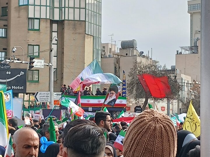 تصاویر/راهپیمایی ۲۲ بهمن در مشهدمقدس