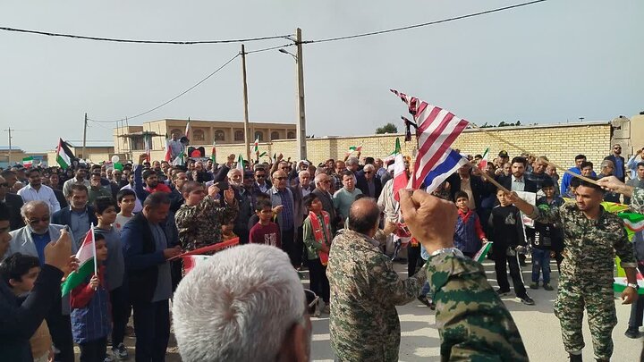 تصاویر/ راهپیمایی ۲۲ بهمن در شهر سعدآباد