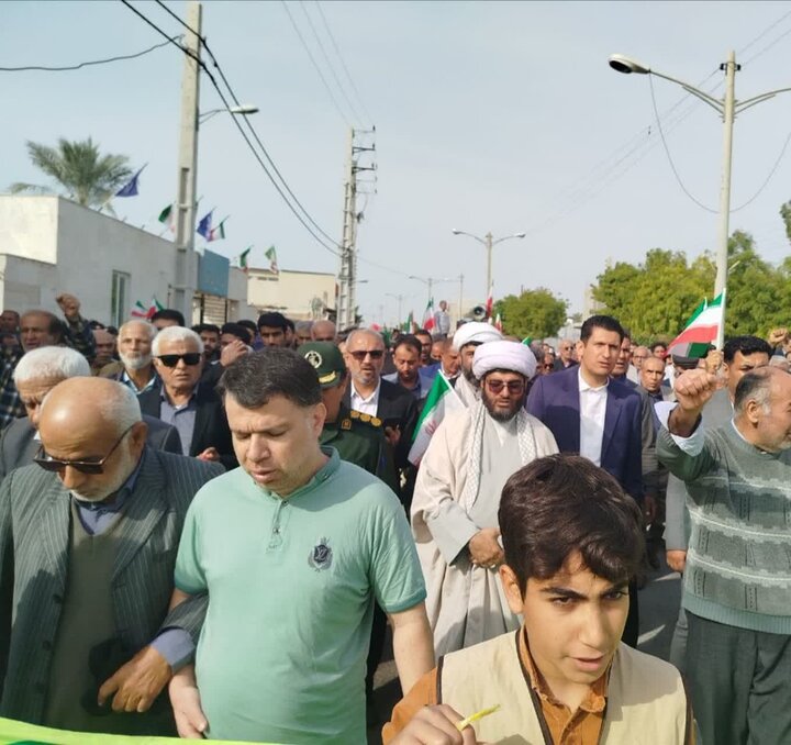 تصاویر/ راهپیمایی ۲۲ بهمن در شهر سعدآباد