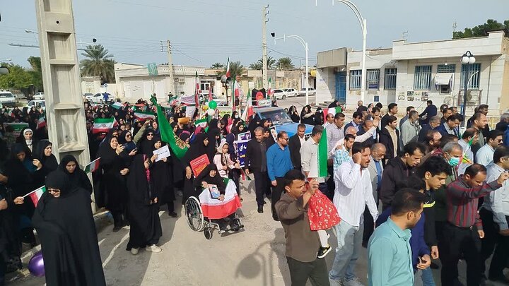 تصاویر/ راهپیمایی ۲۲ بهمن در شهر سعدآباد