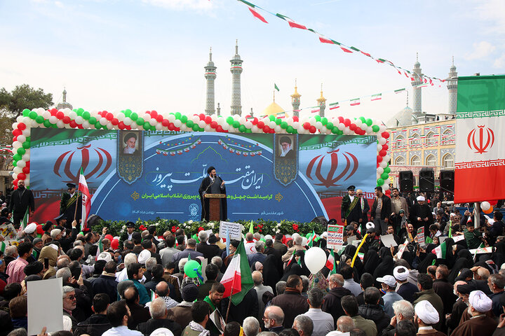 گزارش تصویری؛
اجتماع پرشور راهپیمایی ۲۲ بهمن شهر مقدس قم در جوار حرم بانوی کرامت