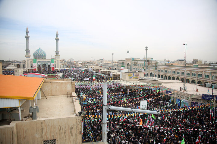 گزارش تصویری؛
اجتماع پرشور راهپیمایی ۲۲ بهمن شهر مقدس قم در جوار حرم بانوی کرامت