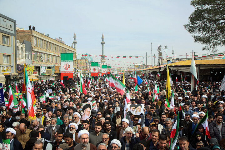 گزارش تصویری؛
اجتماع پرشور راهپیمایی ۲۲ بهمن شهر مقدس قم در جوار حرم بانوی کرامت