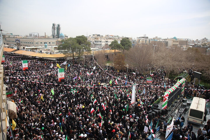 گزارش تصویری؛
اجتماع پرشور راهپیمایی ۲۲ بهمن شهر مقدس قم در جوار حرم بانوی کرامت