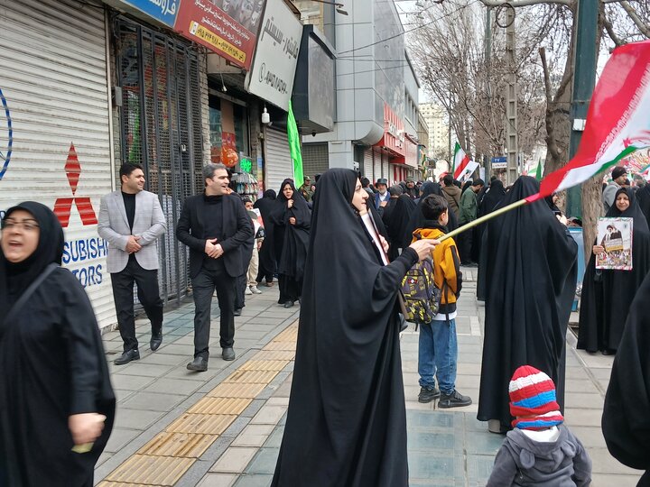 تصاویر/راهپیمایی ۲۲ بهمن در مشهد مقدس