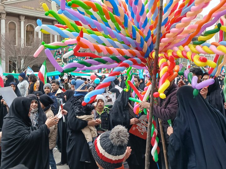 تصاویر/راهپیمایی ۲۲ بهمن در مشهد مقدس