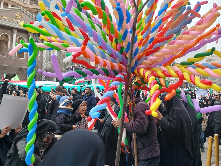 تصاویر/راهپیمایی ۲۲ بهمن در مشهد مقدس