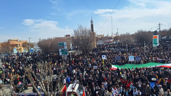 تصاویر/ مراسم راهپیمایی ۲۲ بهمن در نقده