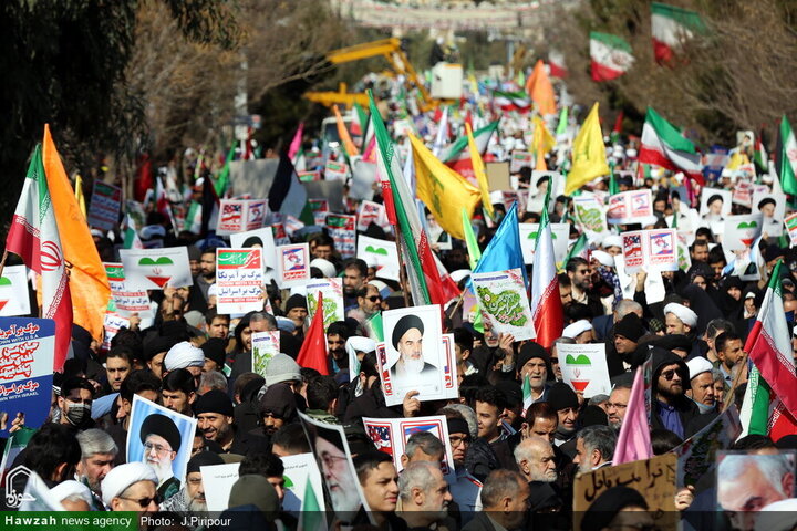 پورے ایران میں 22 بہمن کی عظیم الشان ریلی، عوام نے اتحاد و وفاداری کی نئی تاریخ رقم کر دی