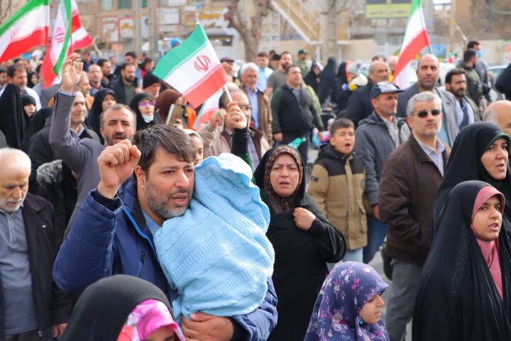 راهپیمایی باشکوه یوم‌الله 22 بهمن در اسلامشهر