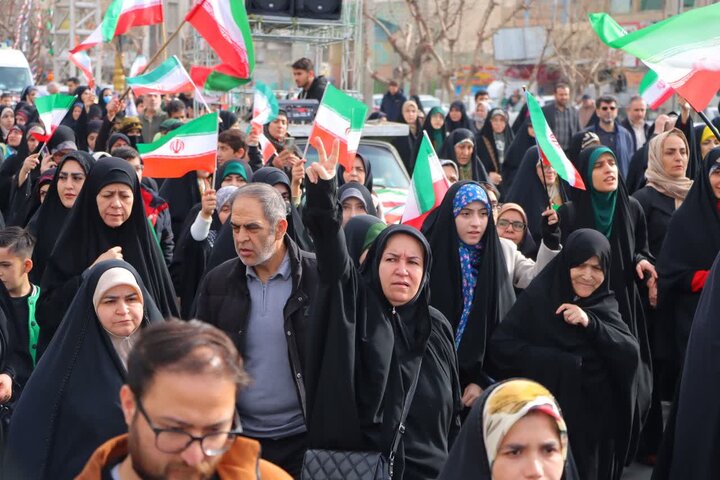 راهپیمایی باشکوه یوم‌الله 22 بهمن در اسلامشهر