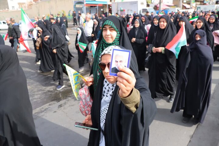 راهپیمایی باشکوه یوم‌الله 22 بهمن در اسلامشهر