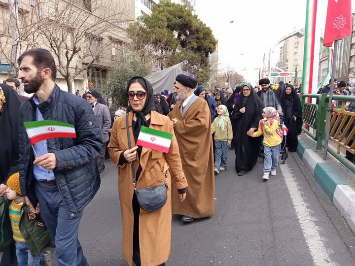 تصاویر / لبیک مردم شهر تهران به فرمان امام خامنه ای