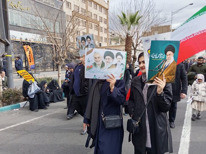 تصاویر / لبیک مردم شهر تهران به فرمان امام خامنه ای