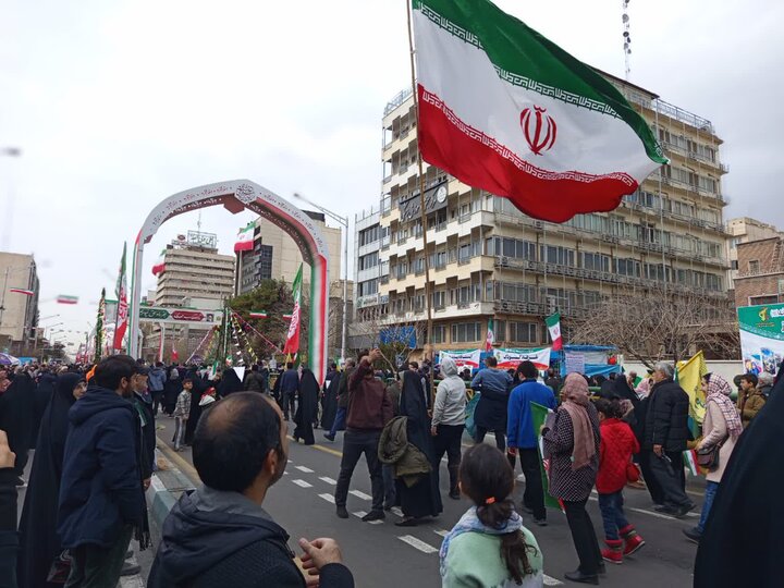 تصاویر / لبیک مردم شهر تهران به فرمان امام خامنه ای