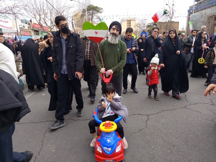 تصاویر / لبیک مردم شهر تهران به فرمان امام خامنه ای