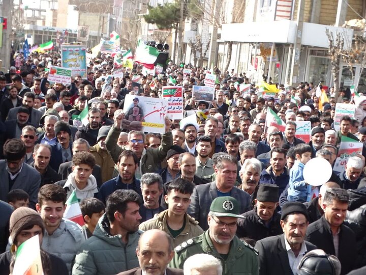 تصاویر/ حضور پرشور مردم چهاربرج در راهپیمایی ۲۲ بهمن