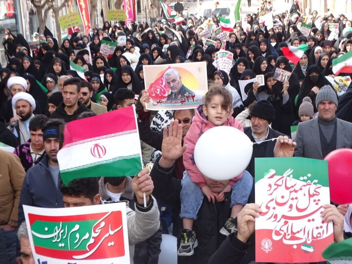 تصاویر/ حضور پرشور مردم چهاربرج در راهپیمایی ۲۲ بهمن