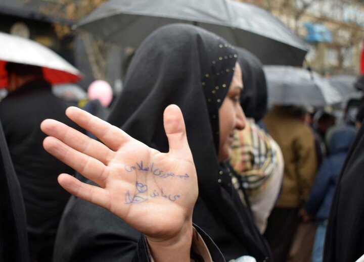 تصاویر/ خروش مردم سنندج در راهپیمایی 22 بهمن