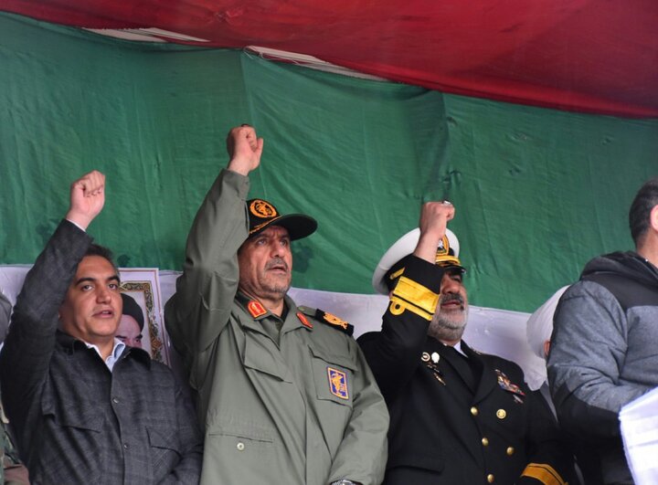 تصاویر/ خروش مردم سنندج در راهپیمایی 22 بهمن