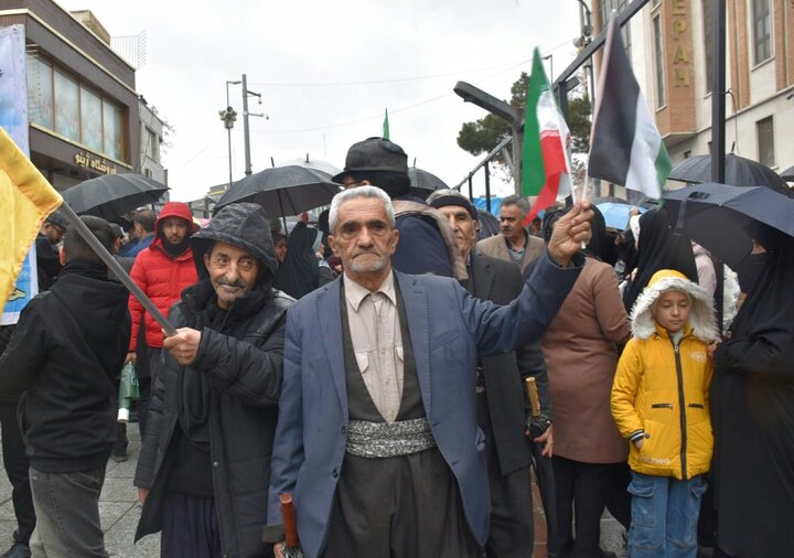 تصاویر/ خروش مردم سنندج در راهپیمایی 22 بهمن