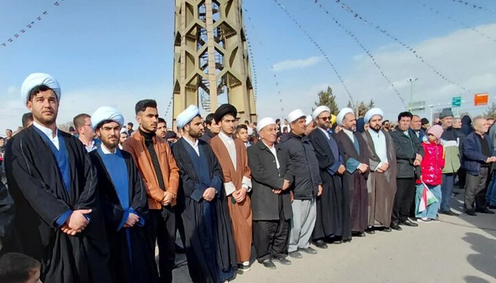 تصاویر/ راهپیمایی مردم شاهین دژ در حماسه ۲۲ بهمن