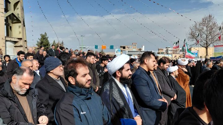 تصاویر/ راهپیمایی مردم شاهین دژ در حماسه ۲۲ بهمن