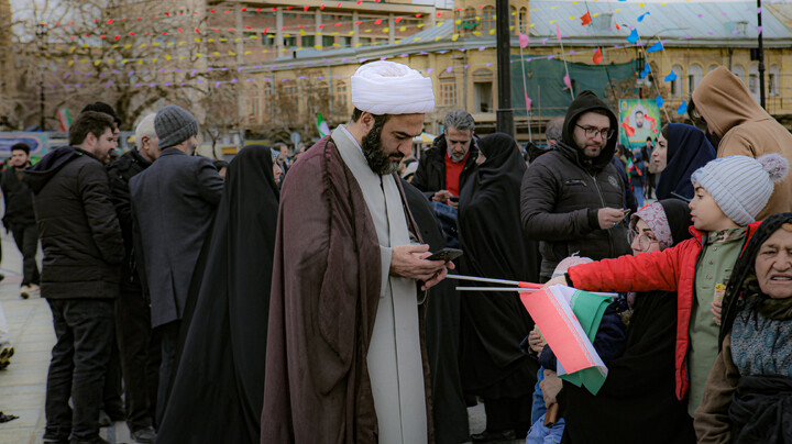 تصاویر/حضور پرشور طلاب و روحانیون و مردم همدان در راهپیمایی ۲۲ بهمن