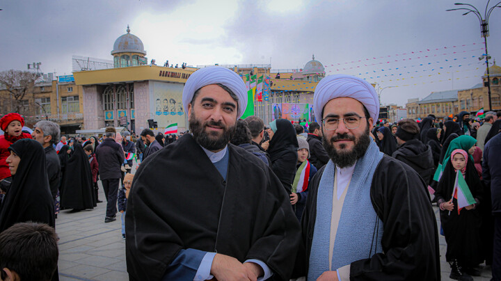 تصاویر/حضور پرشور طلاب و روحانیون و مردم همدان در راهپیمایی ۲۲ بهمن